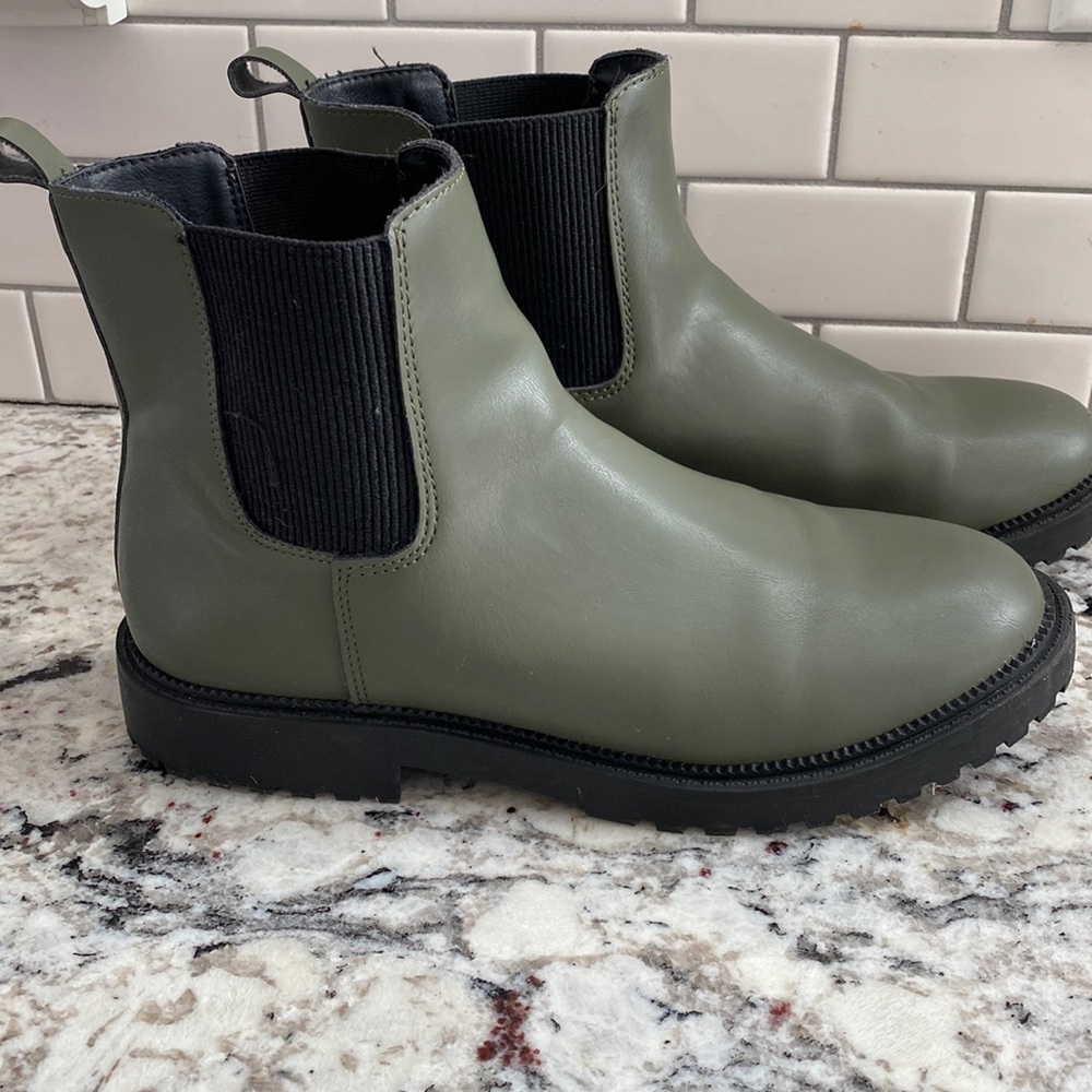 Old Navy Chelsea rain boots